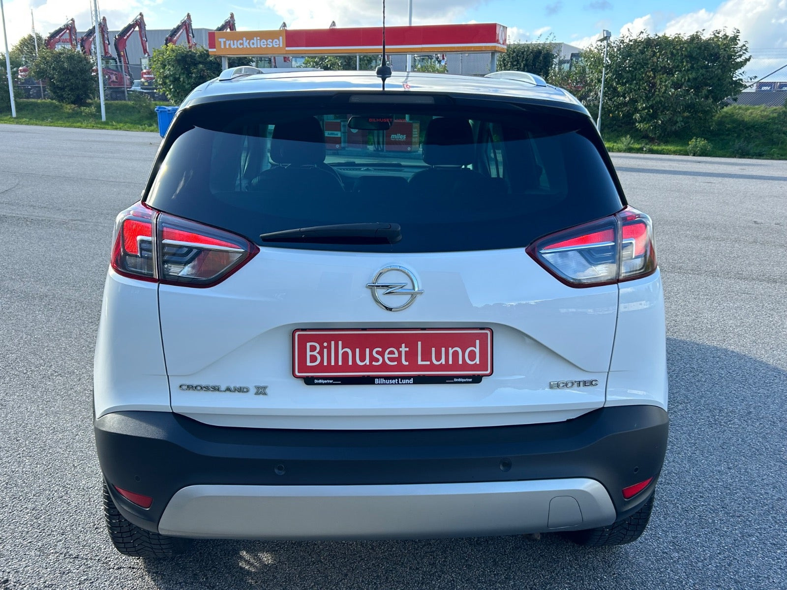 Hvid Opel Crossland X fra 2020
