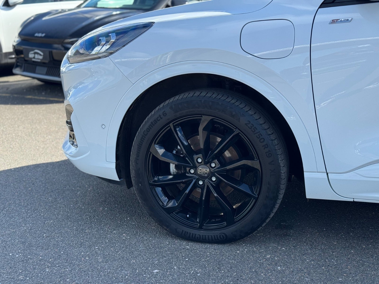 Hvid Ford Kuga fra 2022