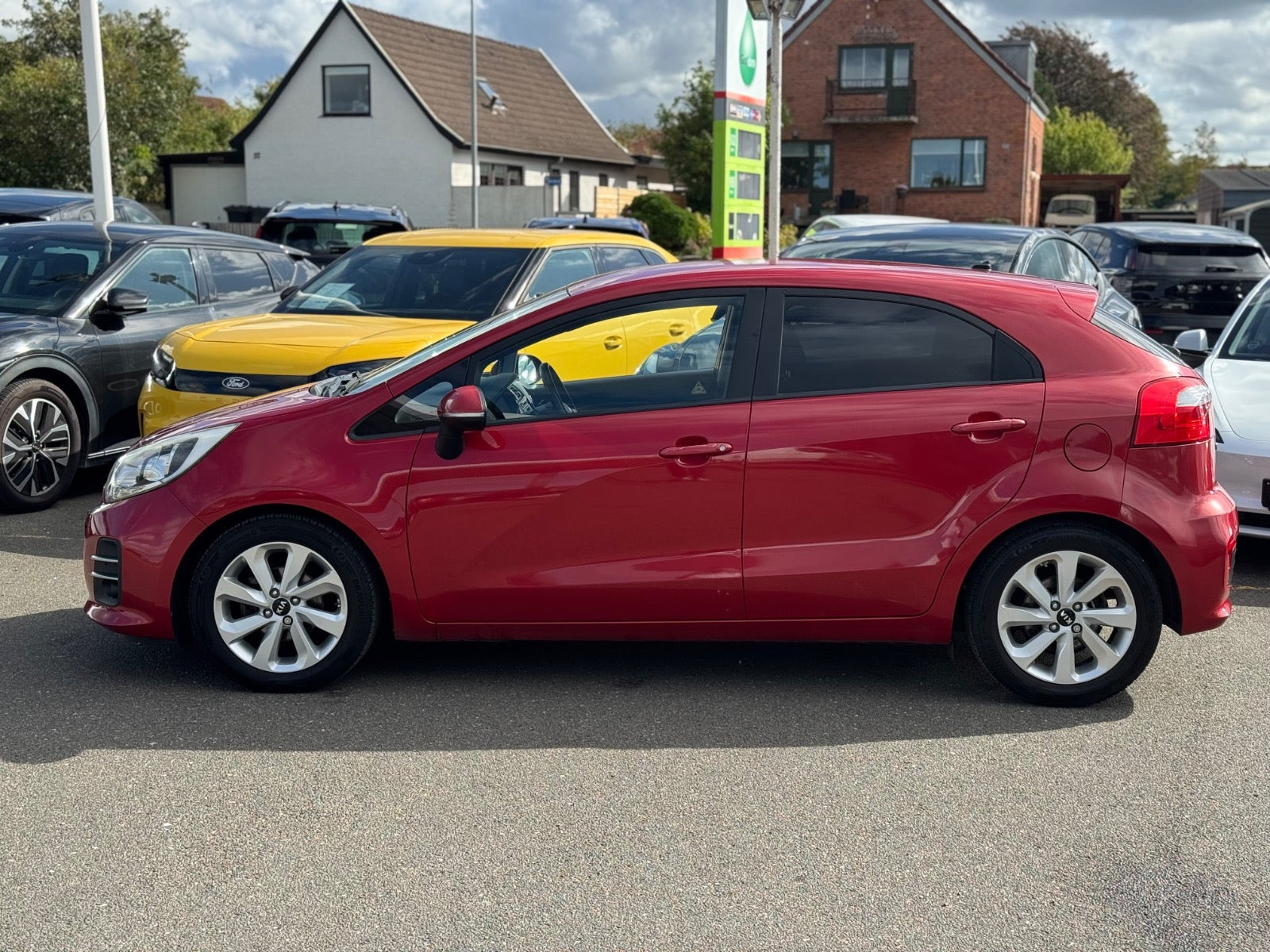 Grå Kia Rio fra 2015