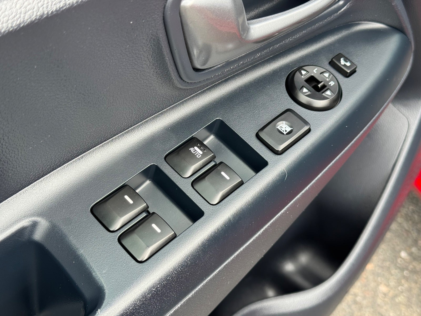 Grå Kia Rio fra 2015