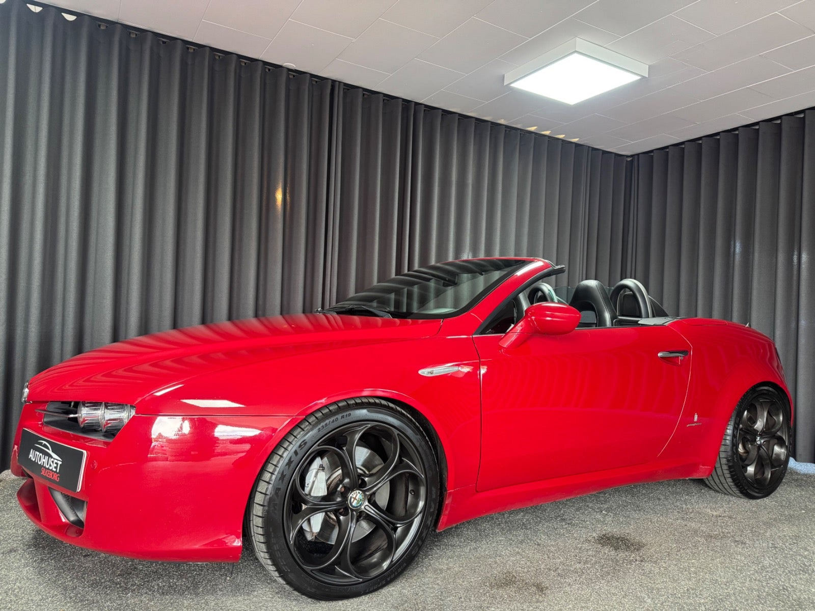 Rød Alfa Romeo Spider fra 2010