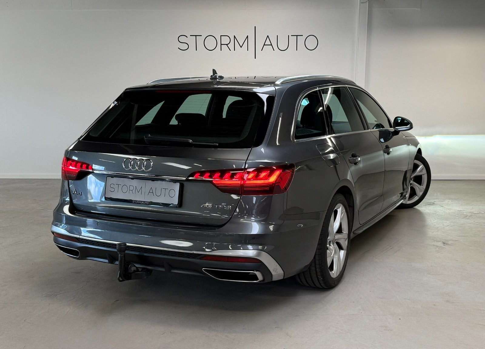 Grå Audi A4 fra 2020