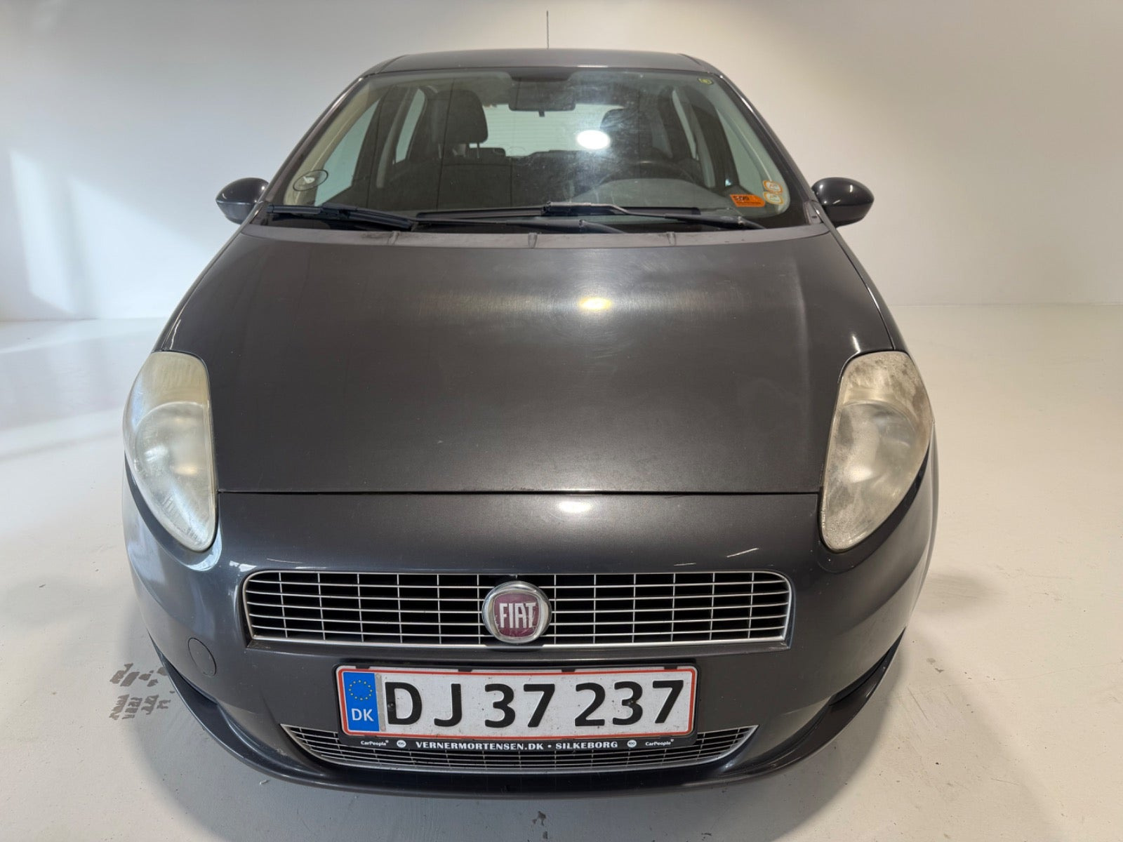 Grå Fiat Punto Evo fra 2009