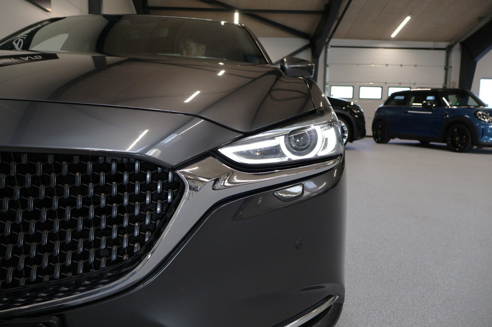 Grå Mazda 6 fra 2018