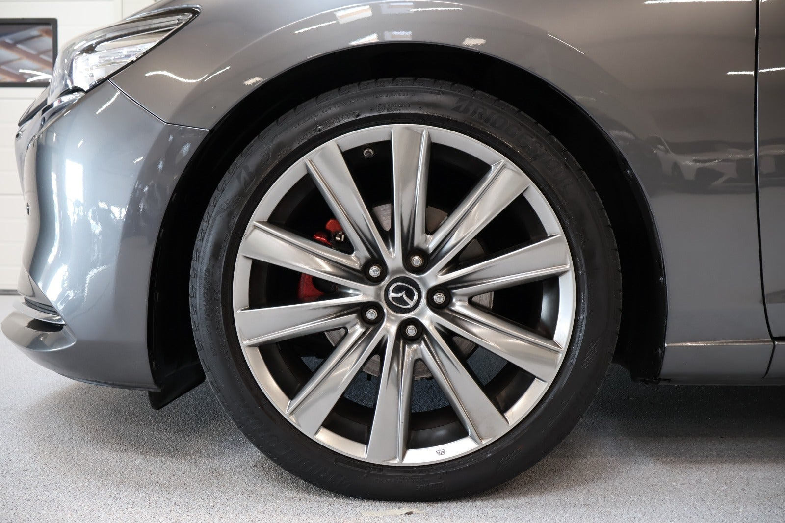 Grå Mazda 6 fra 2018