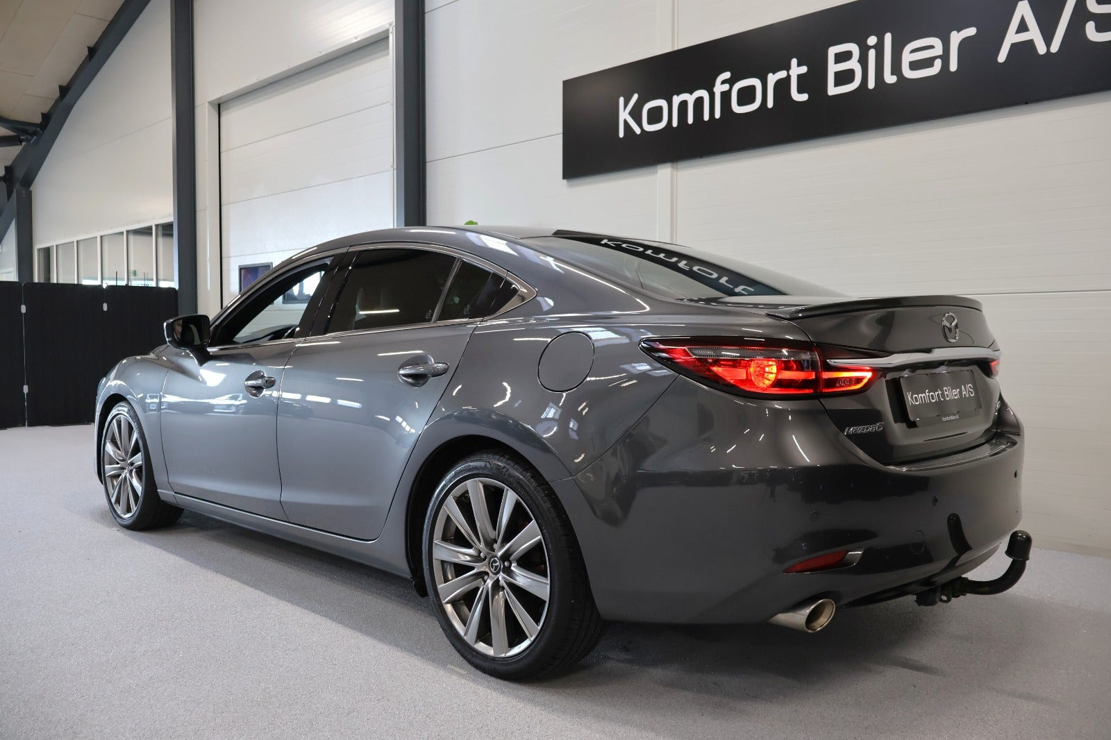 Grå Mazda 6 fra 2018