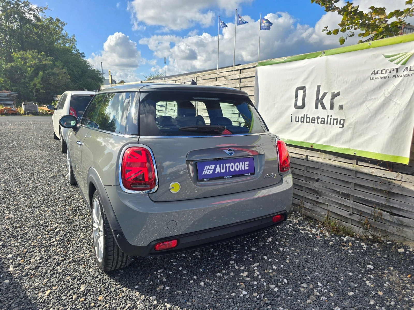 Grå Mini Cooper SE fra 2020