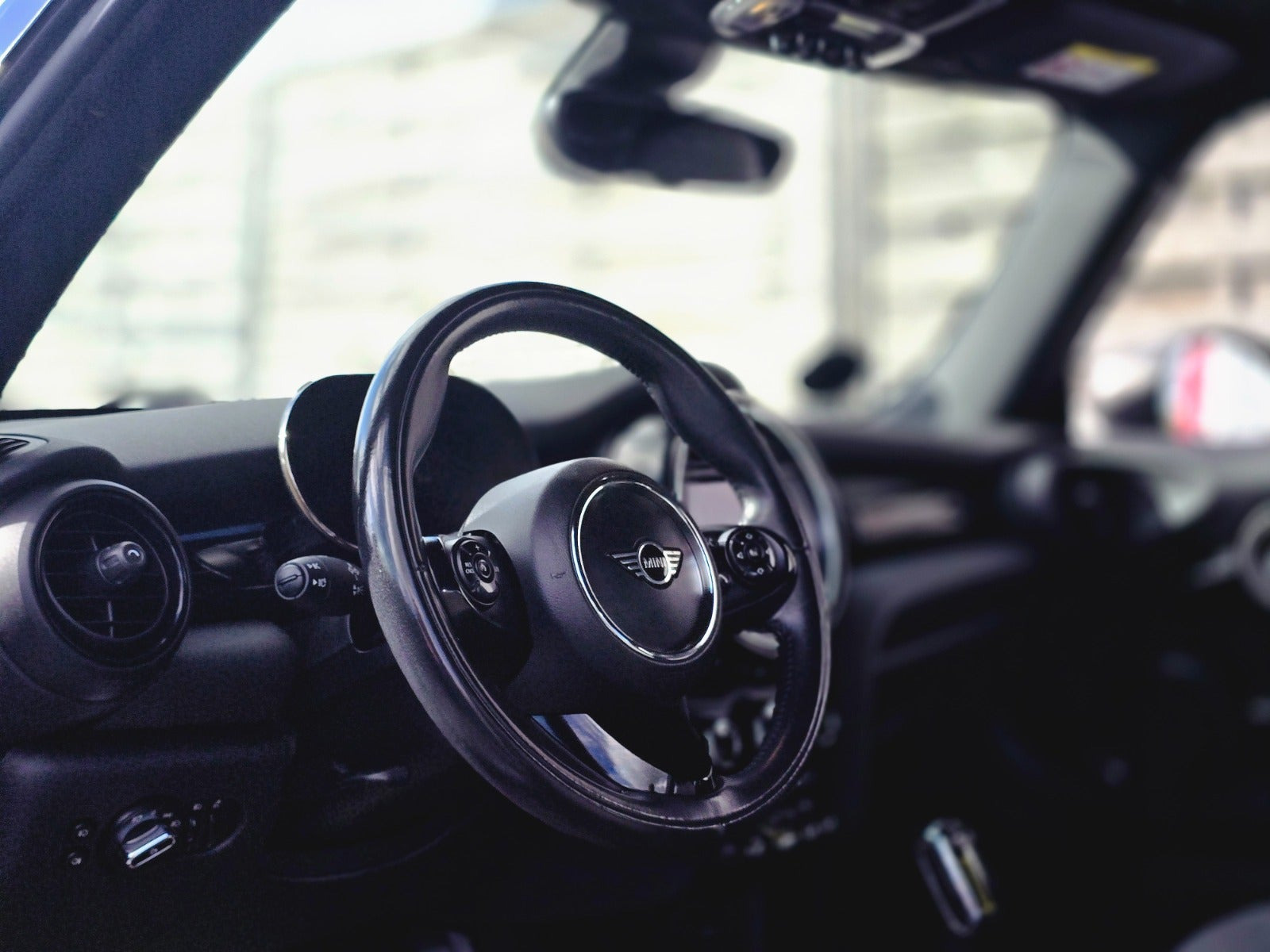 Grå Mini Cooper SE fra 2020