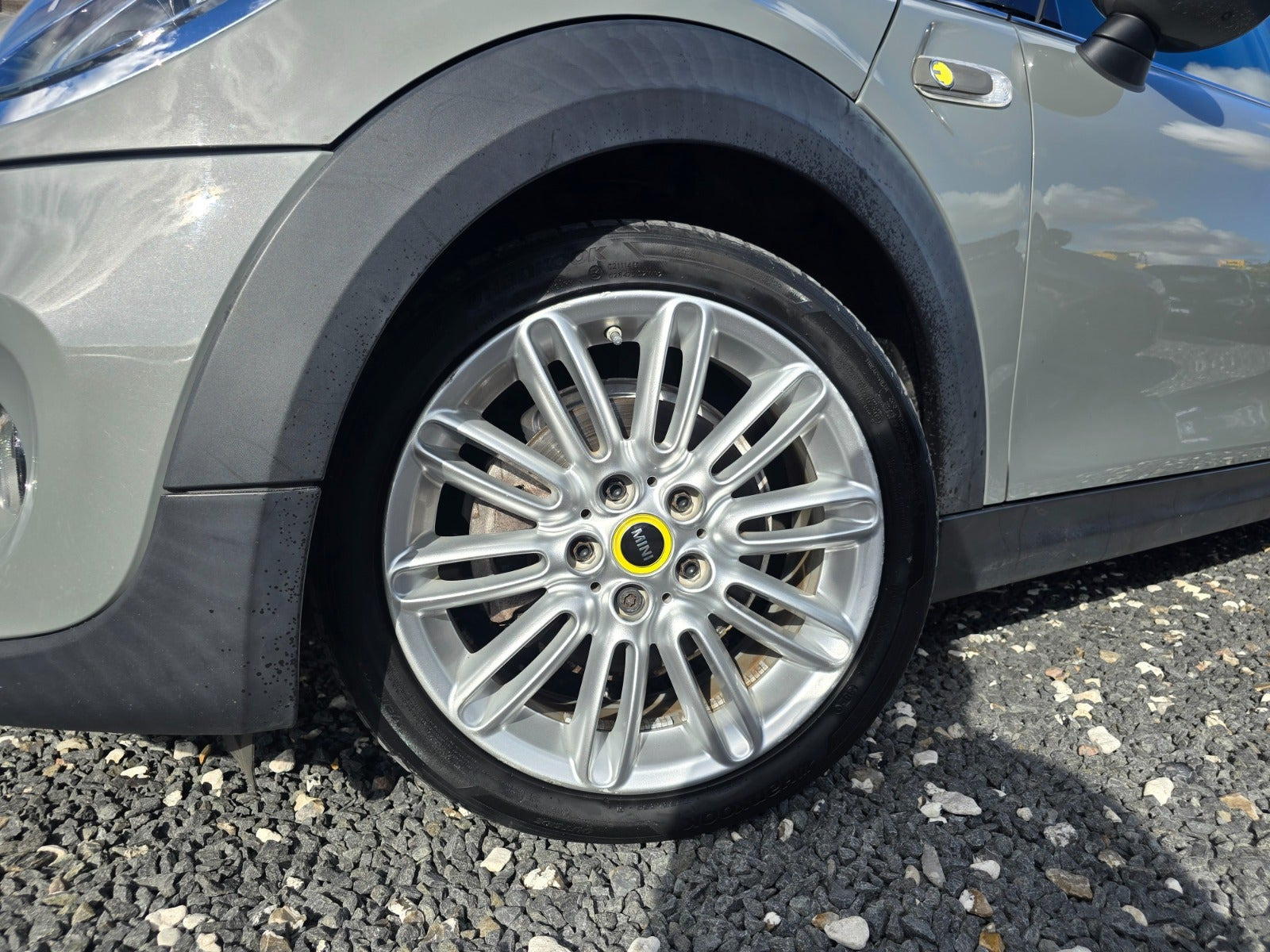 Grå Mini Cooper SE fra 2020