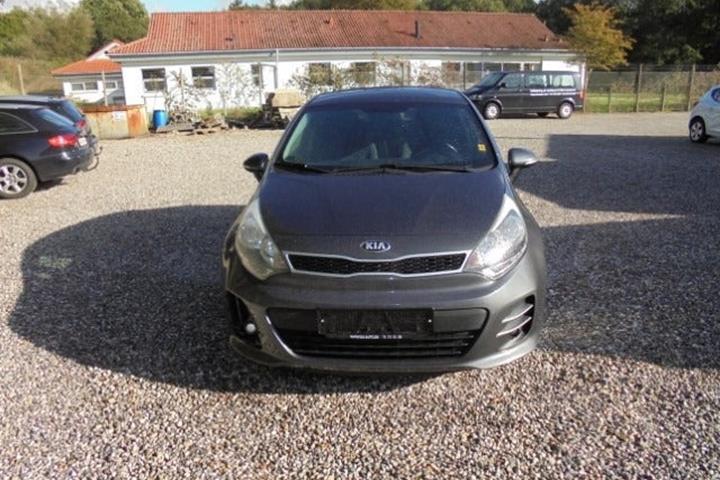 Grå Kia Rio fra 2015
