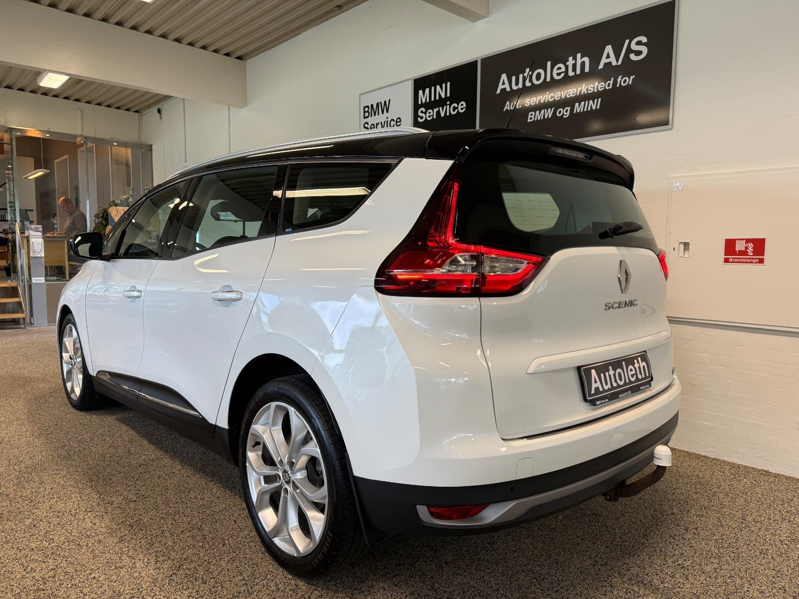 Hvid Renault Grand Scenic IV fra 2017