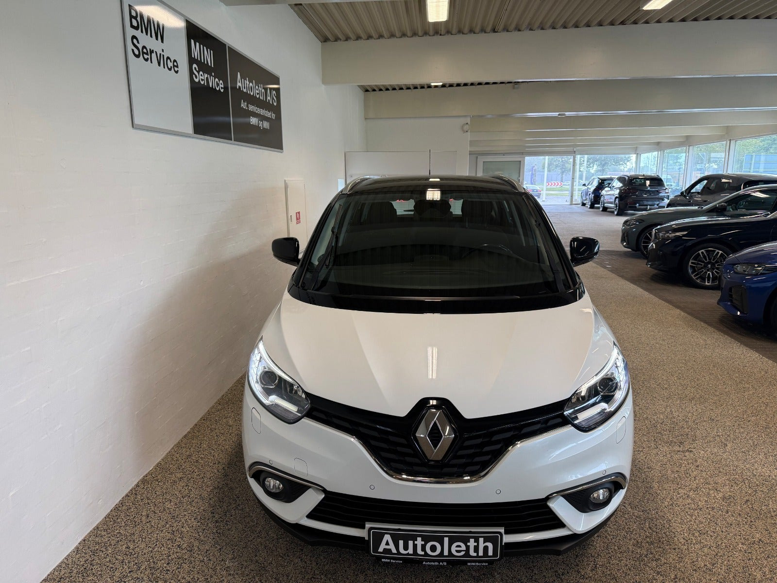 Hvid Renault Grand Scenic IV fra 2017