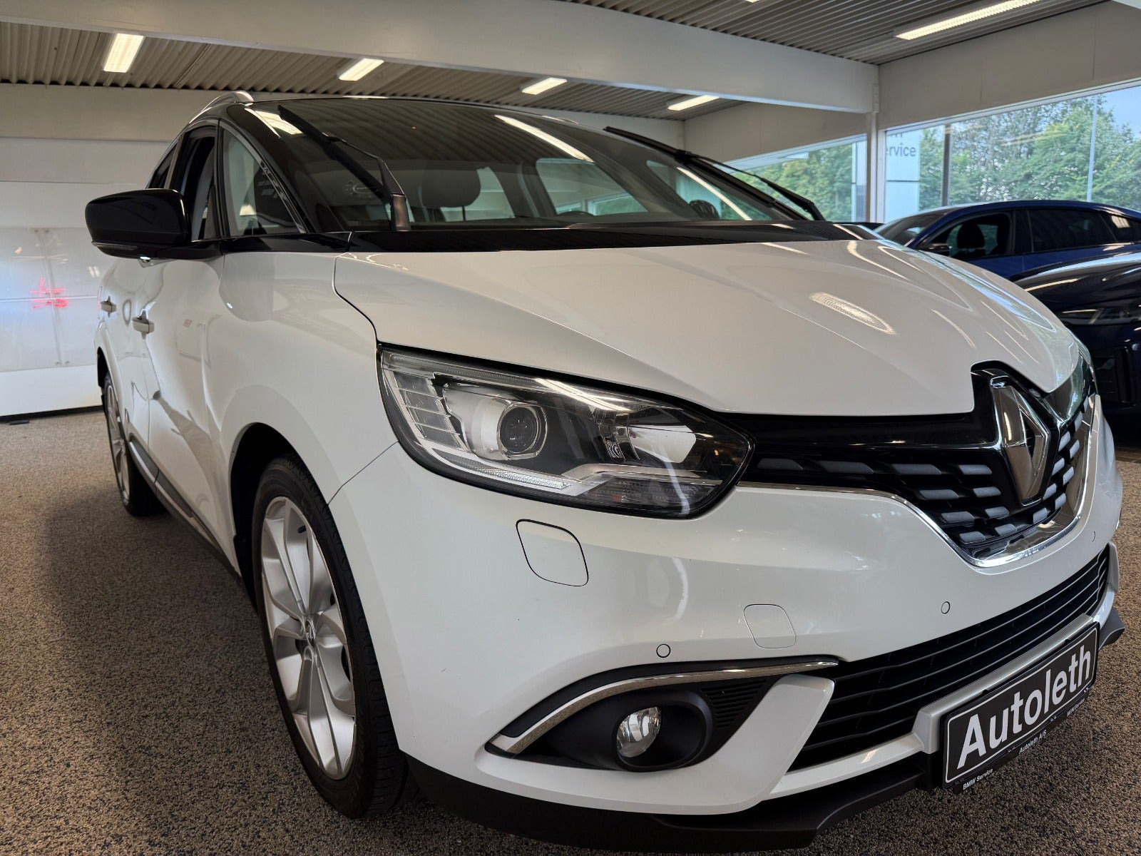 Hvid Renault Grand Scenic IV fra 2017