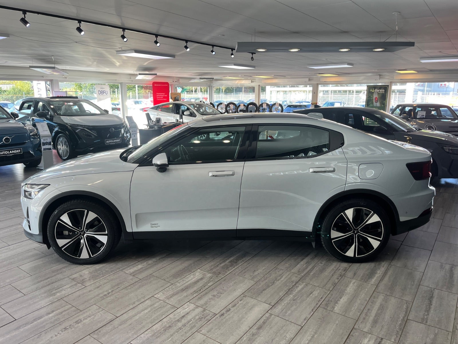 Hvid Polestar 2 fra 2023