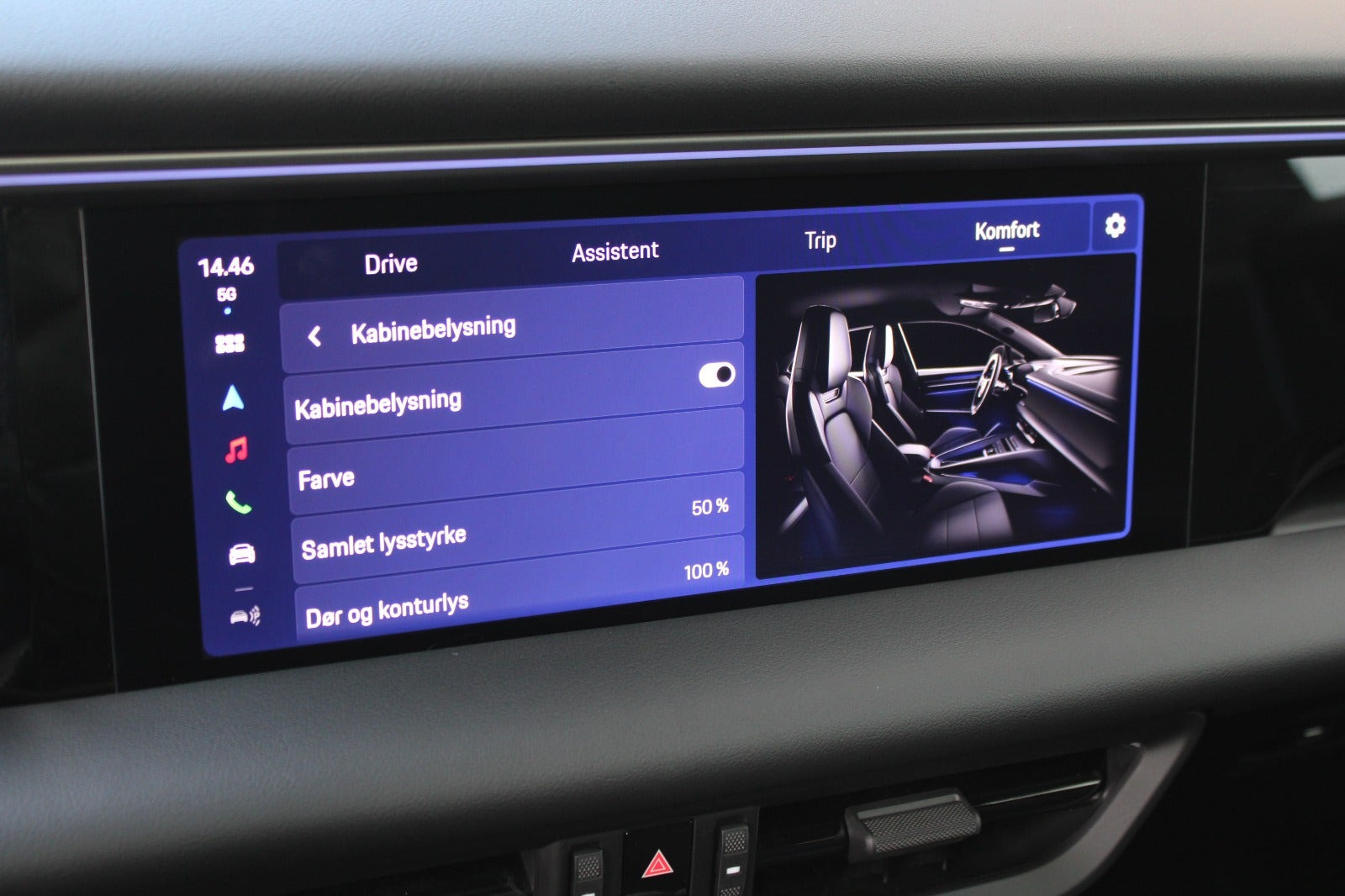 Sort Porsche Macan 4 fra 2025