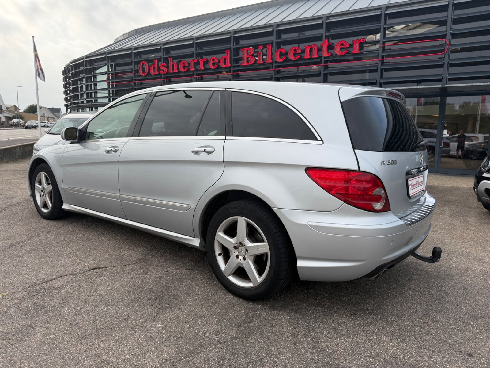 Sølv Mercedes R500 fra 2006