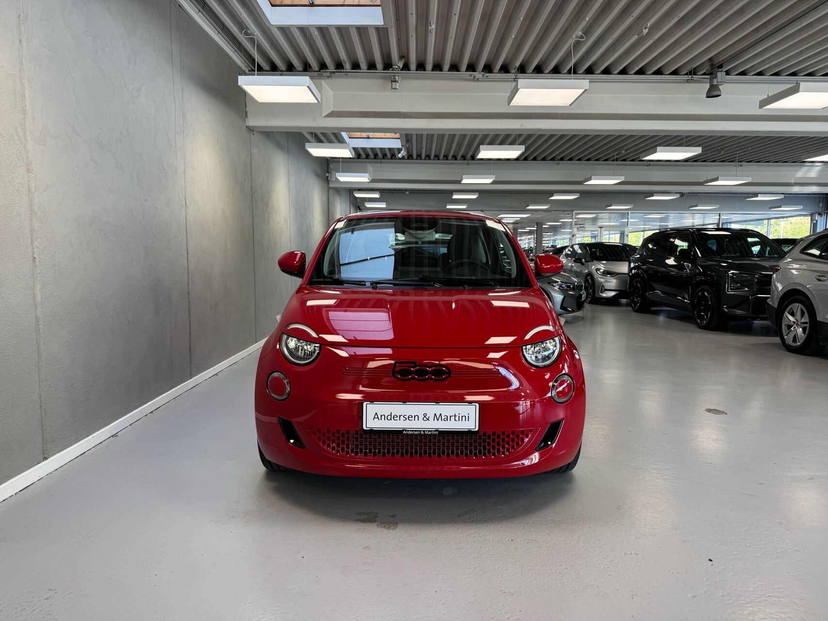 Rød Fiat 500e fra 2024