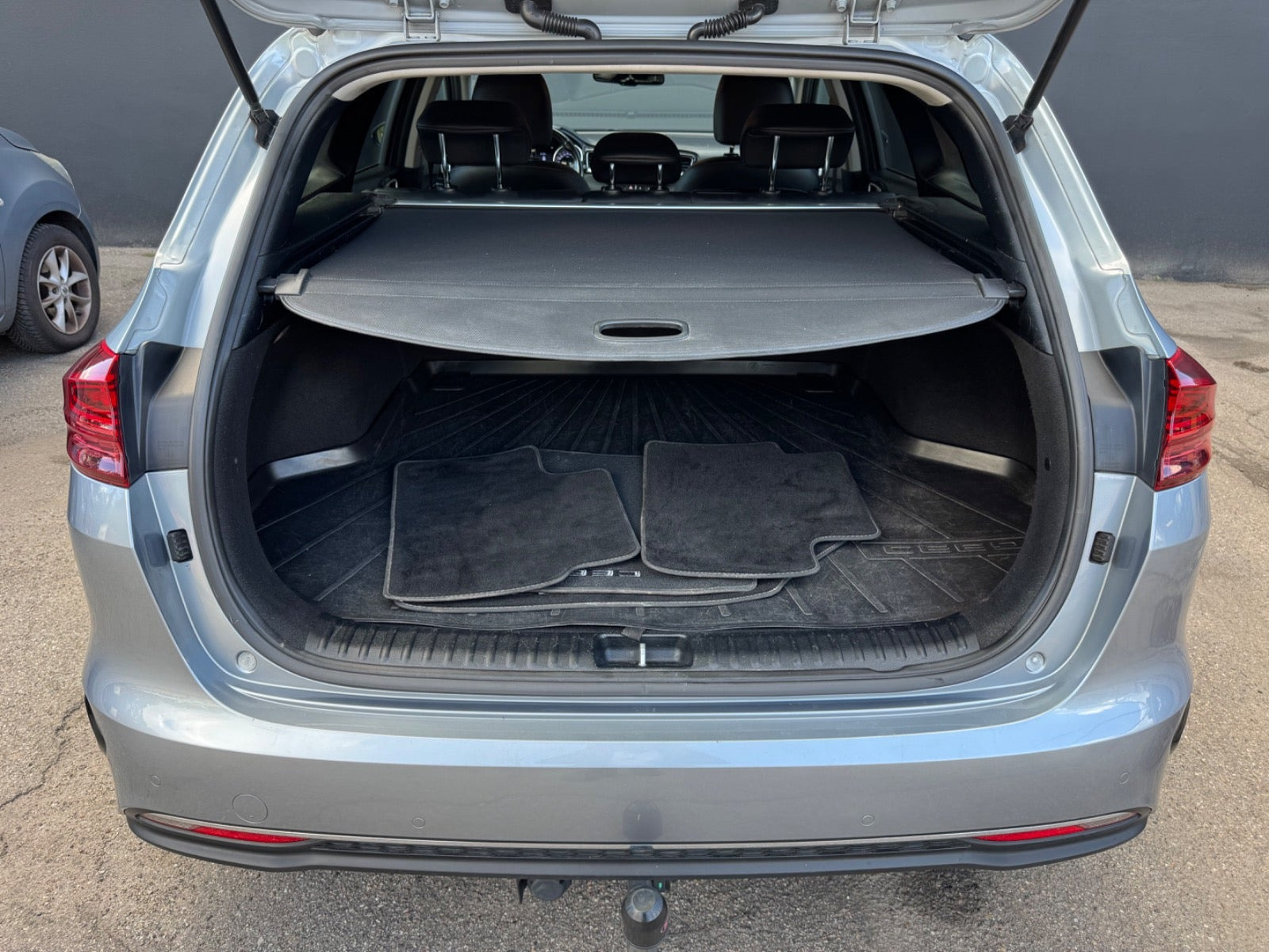 Grå Kia Ceed fra 2019