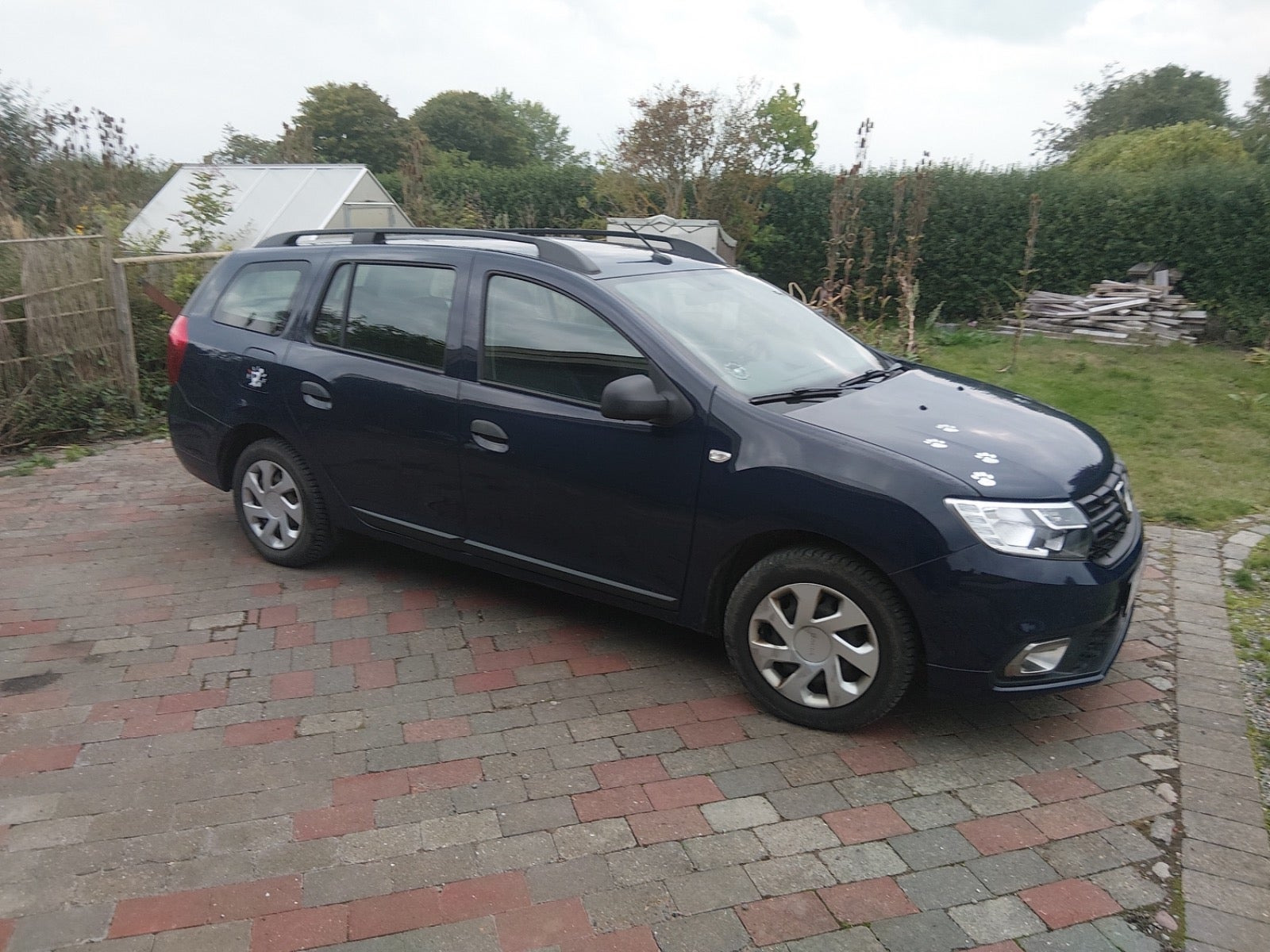 Blå Dacia Logan fra 2018