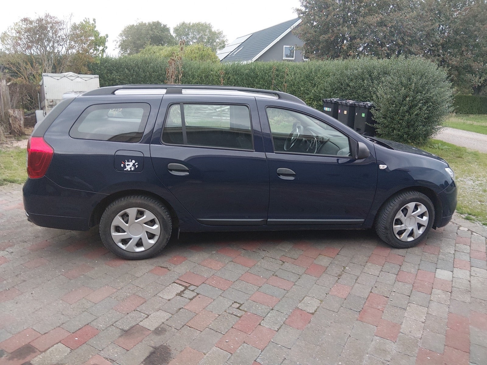 Blå Dacia Logan fra 2018