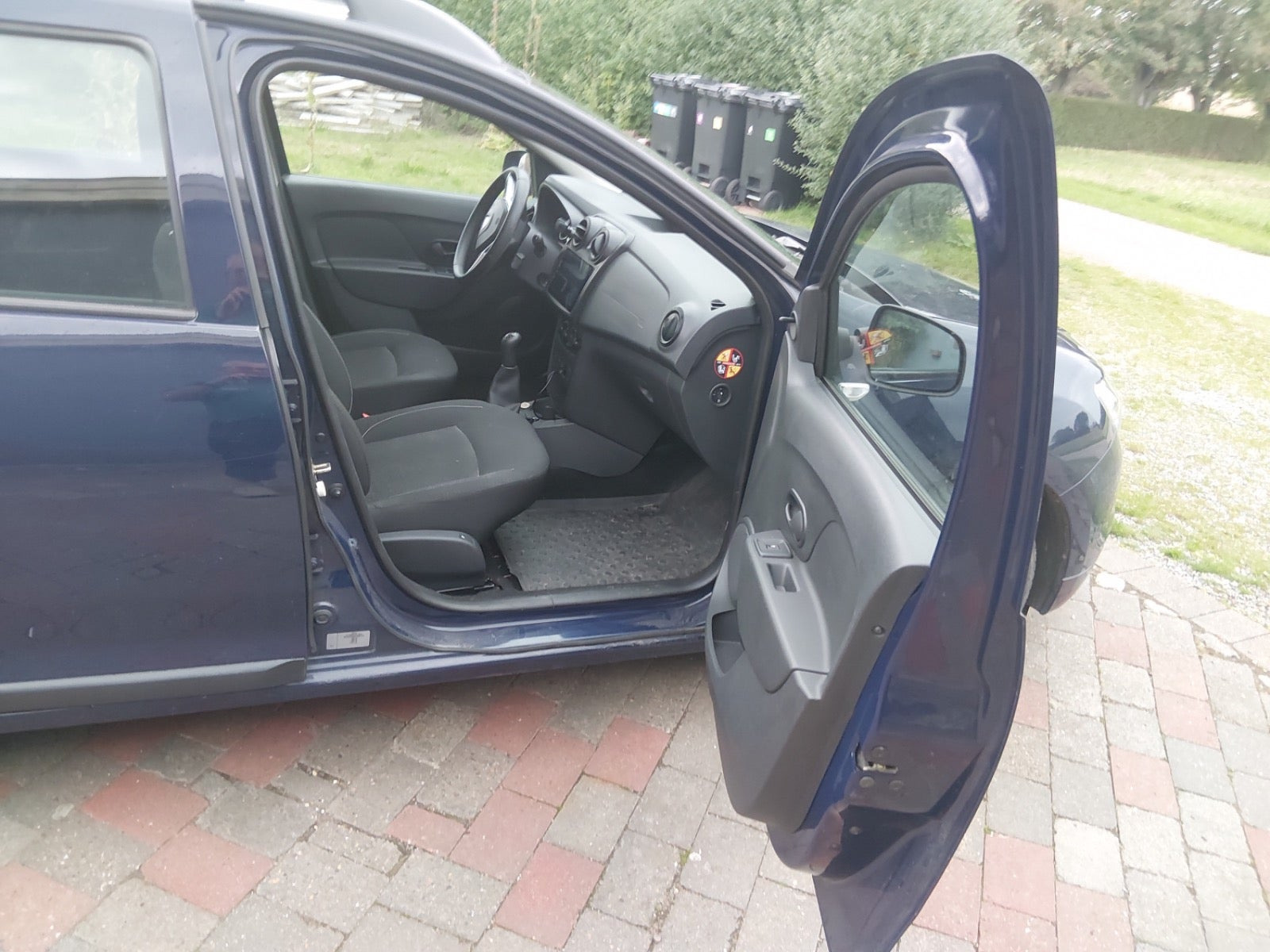Blå Dacia Logan fra 2018