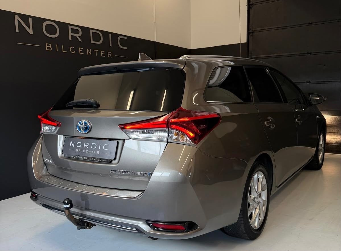 undefined Toyota Auris fra 2016