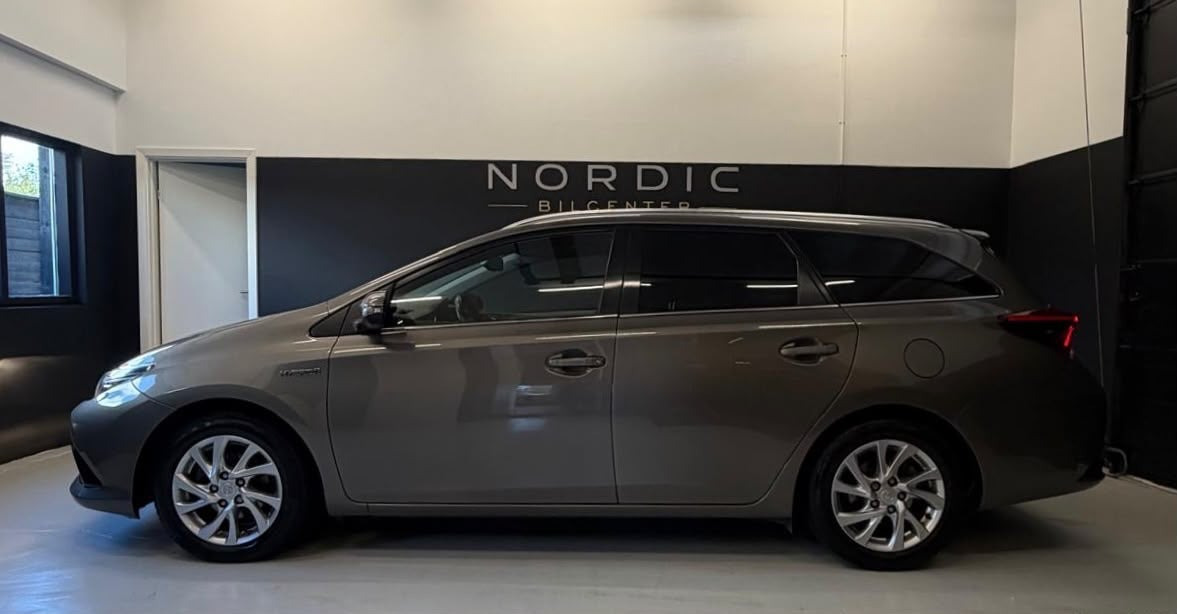 undefined Toyota Auris fra 2016