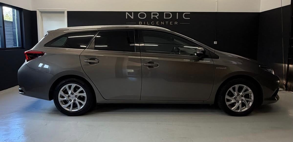undefined Toyota Auris fra 2016