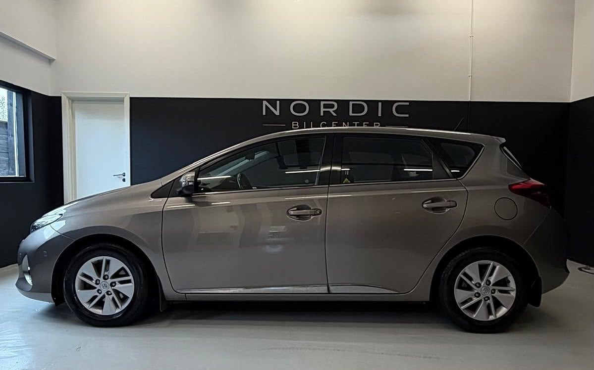 undefined Toyota Auris fra 2013