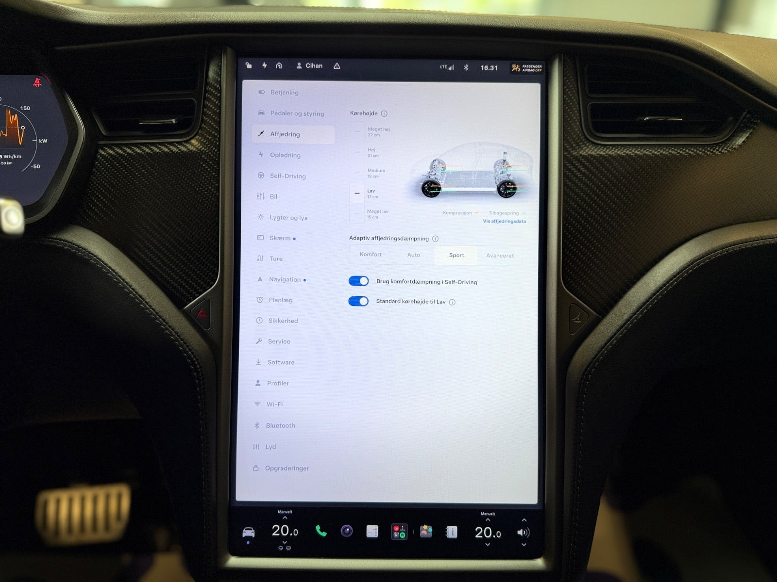 Sølv Tesla Model X fra 2019