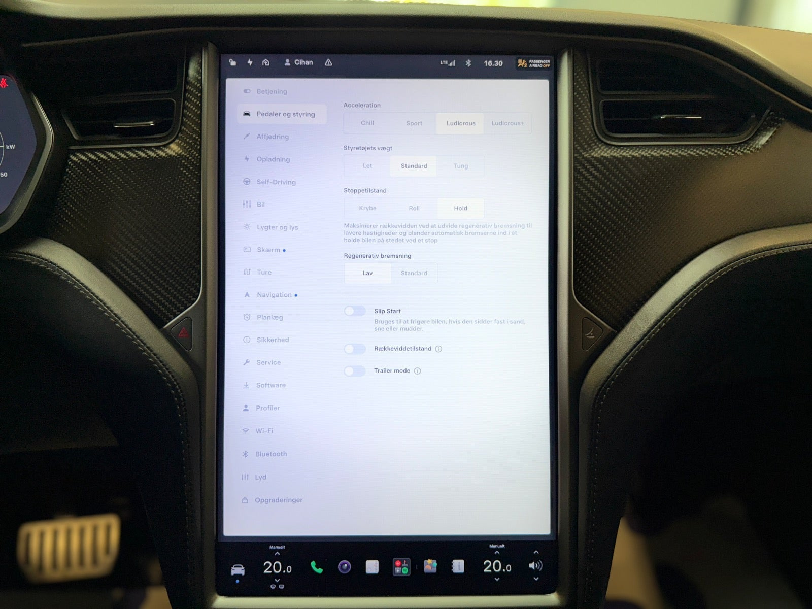 Sølv Tesla Model X fra 2019