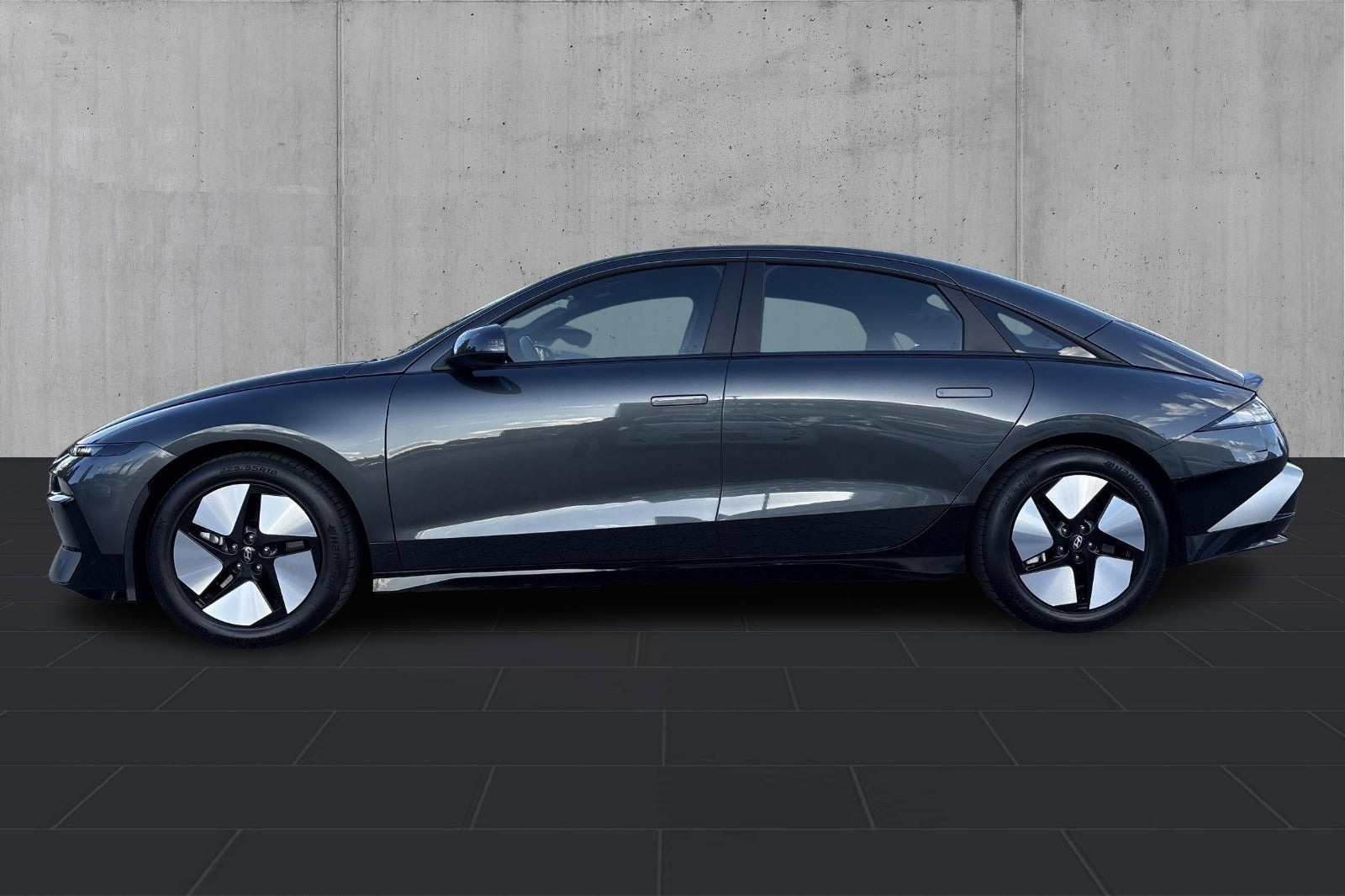 Grå Hyundai Ioniq 6 fra 2026