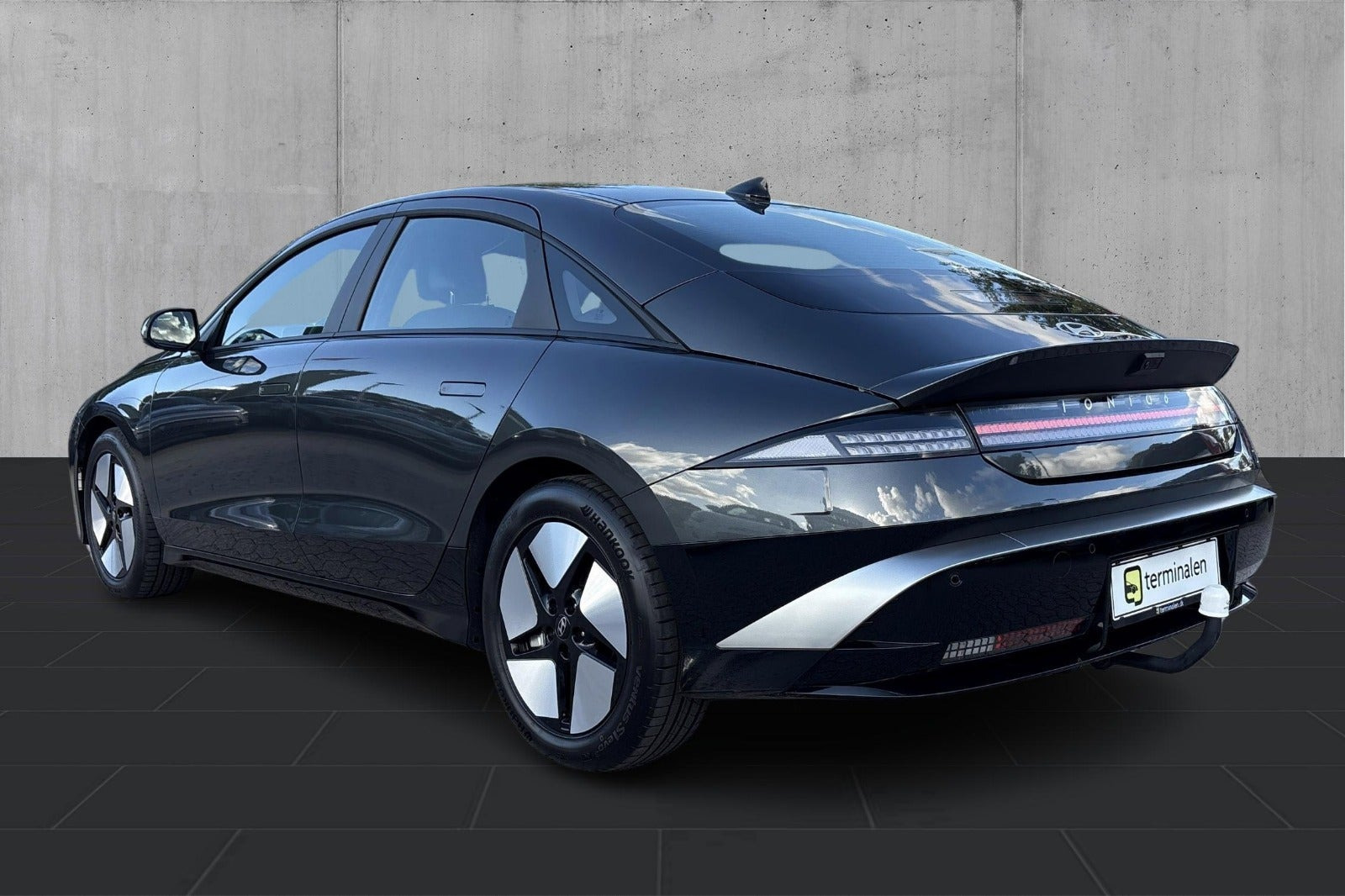 Grå Hyundai Ioniq 6 fra 2026