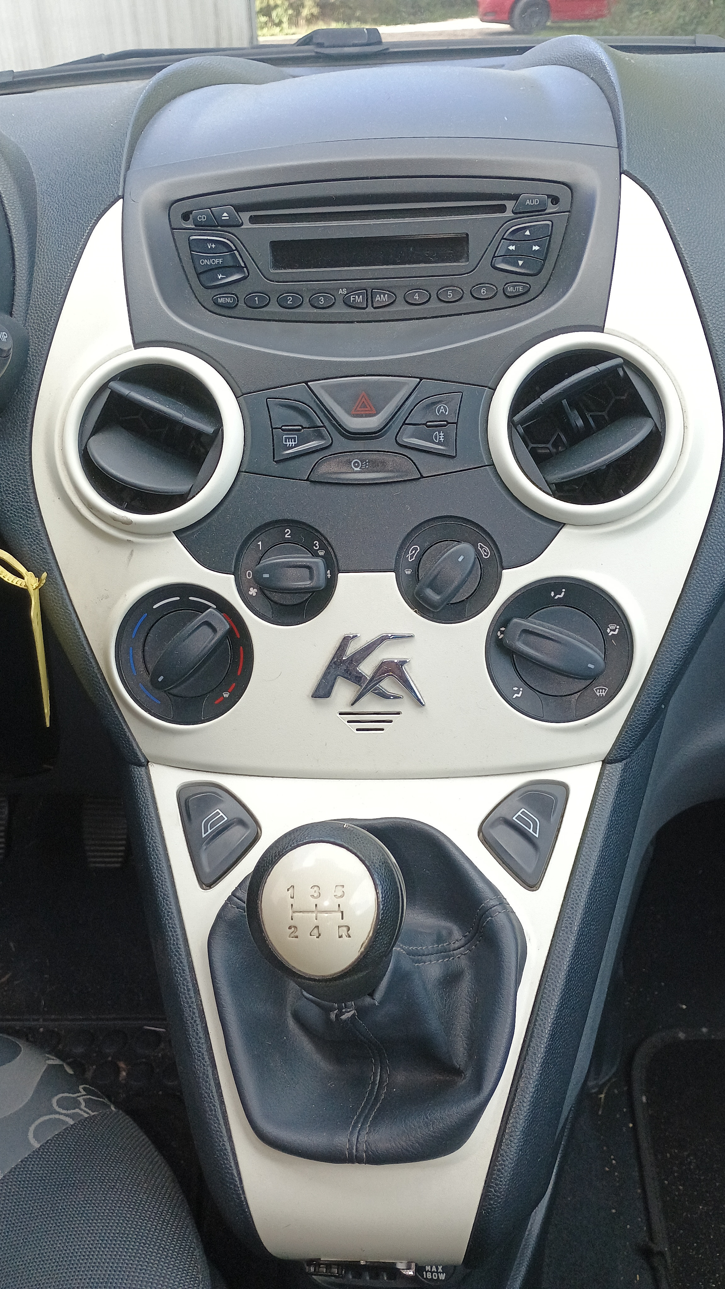 Sort Ford Ka fra 2014