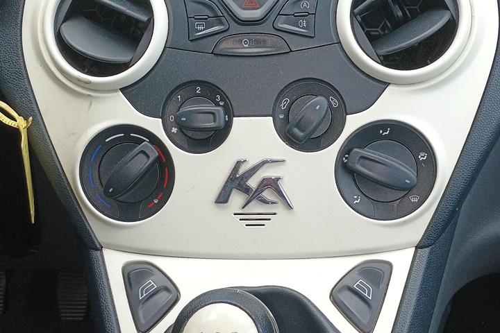 Sort Ford Ka fra 2014