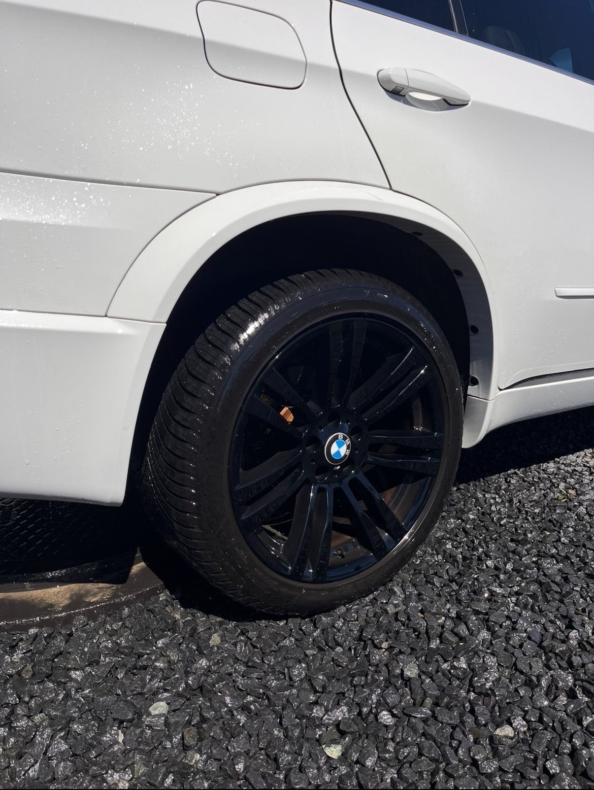 Hvid BMW X5 fra 2011