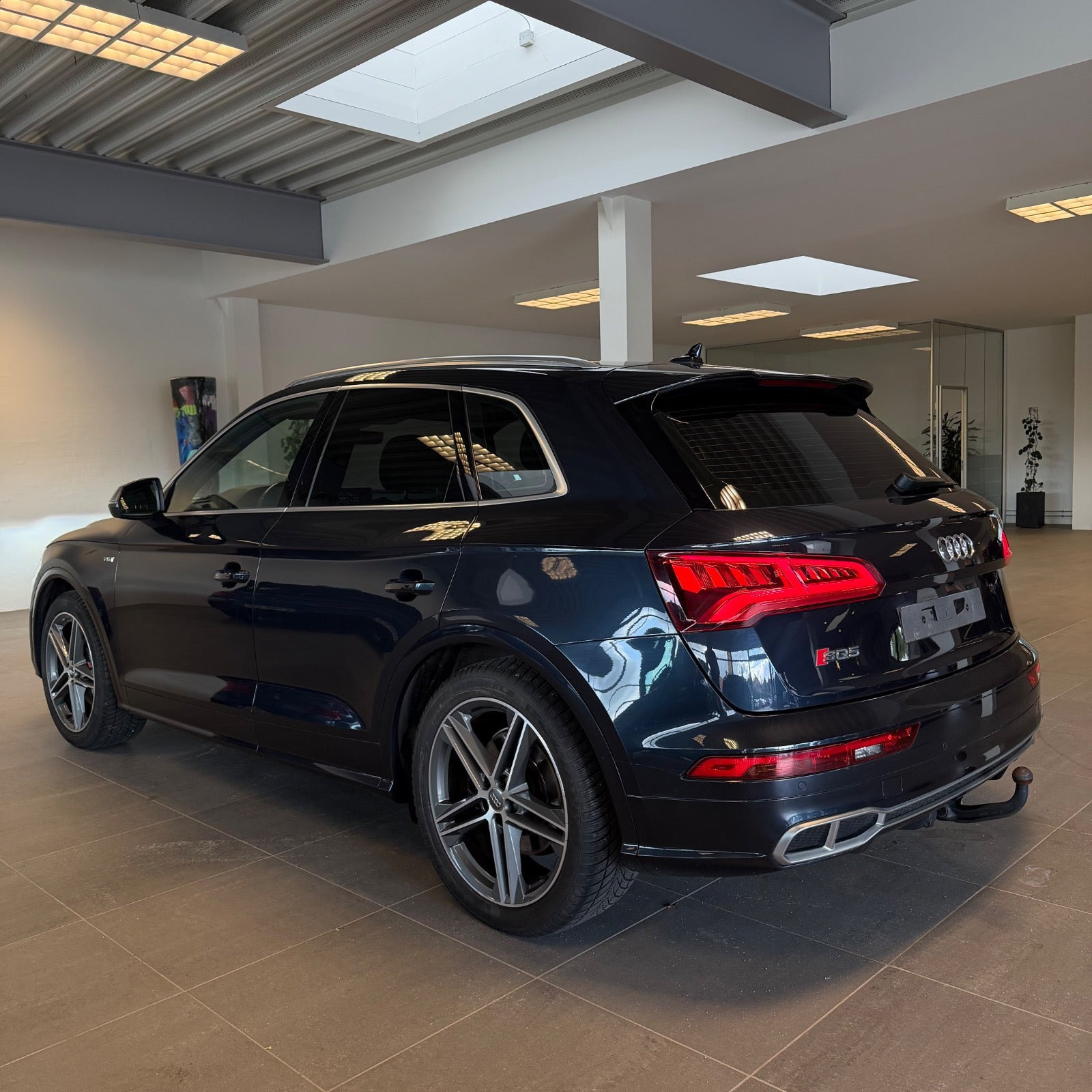 Blå Audi SQ5 fra 2018