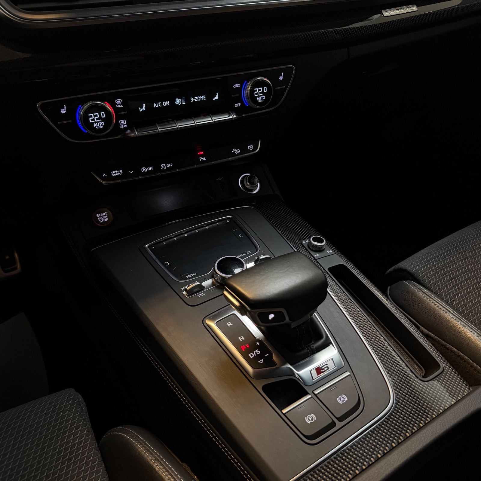 Blå Audi SQ5 fra 2018