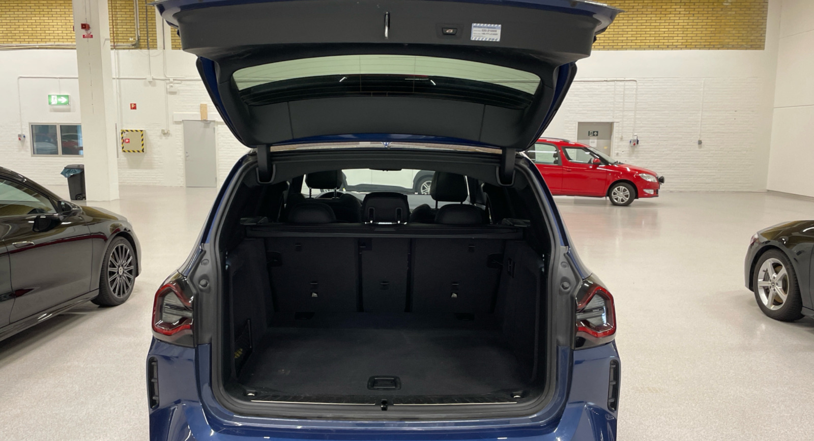 Blå BMW iX3 fra 2023