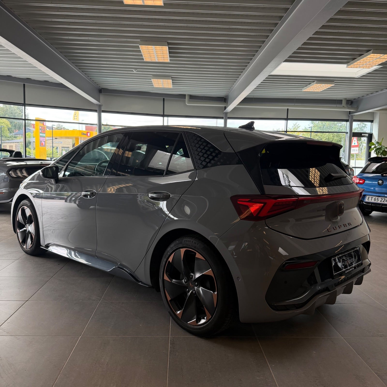Grå Cupra Born fra 2023