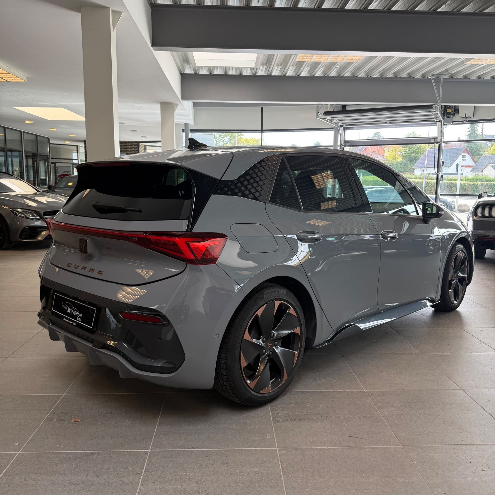 Grå Cupra Born fra 2023