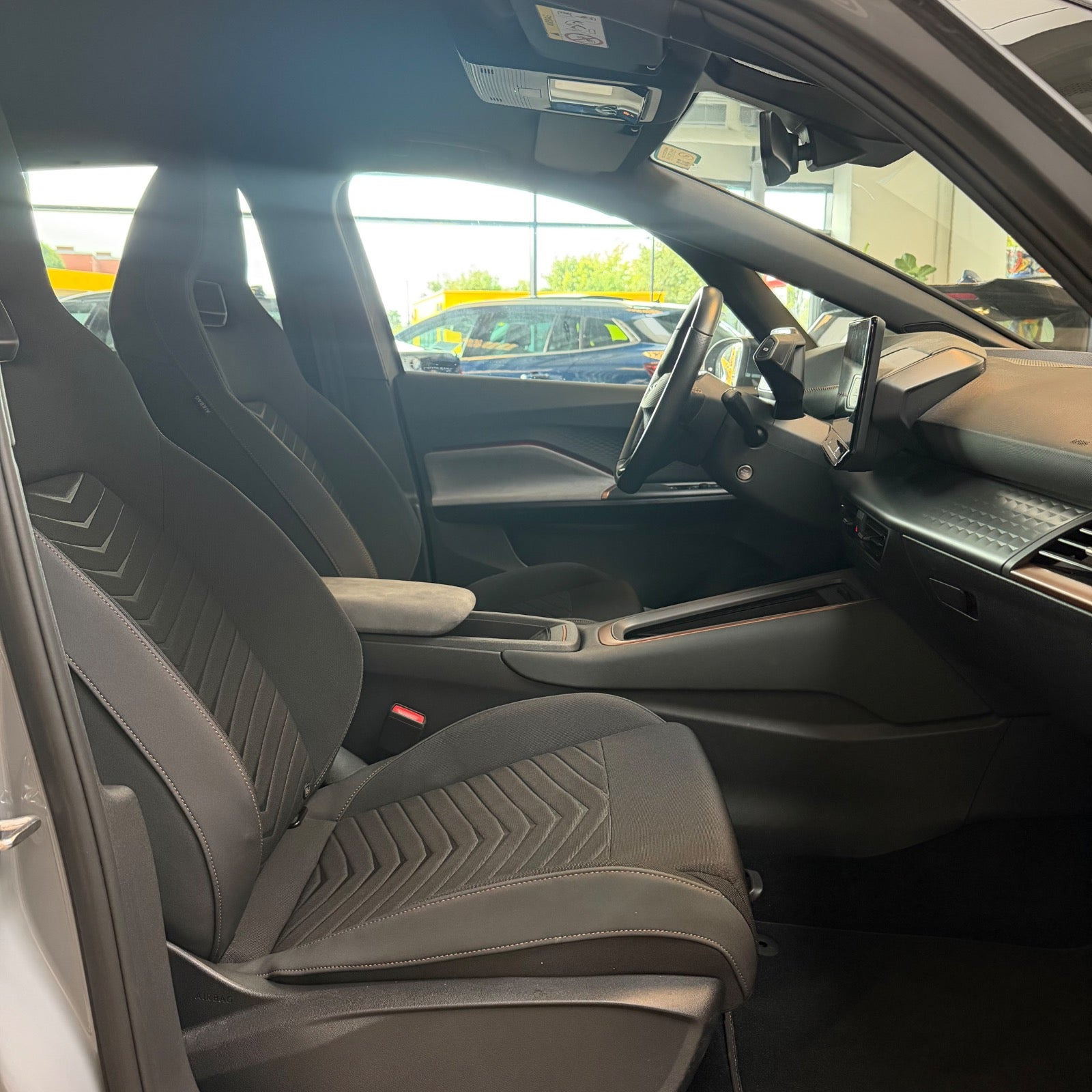 Grå Cupra Born fra 2023