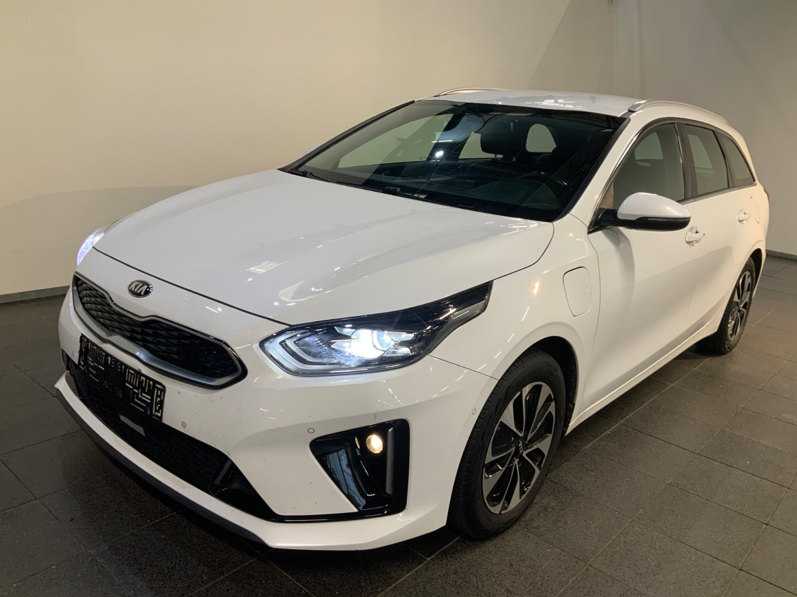 Kia Ceed 1,6 PHEV Upgrade Intro SW DCT