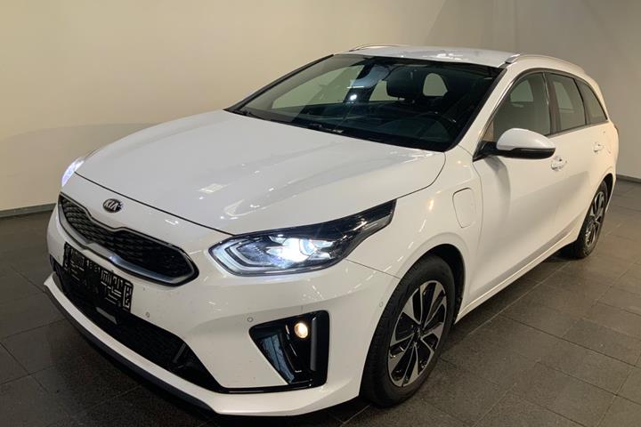 Hvid Kia Ceed fra 2020 set udefra
