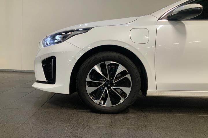 Hvid Kia Ceed fra 2020