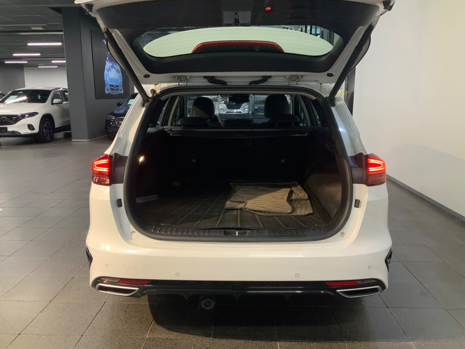 Hvid Kia Ceed fra 2020