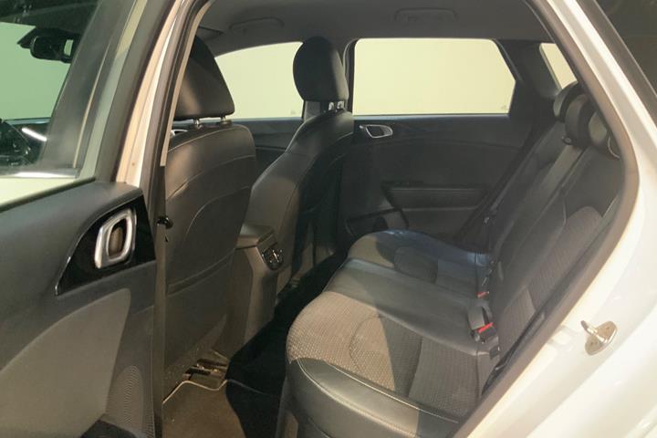 Hvid Kia Ceed fra 2020