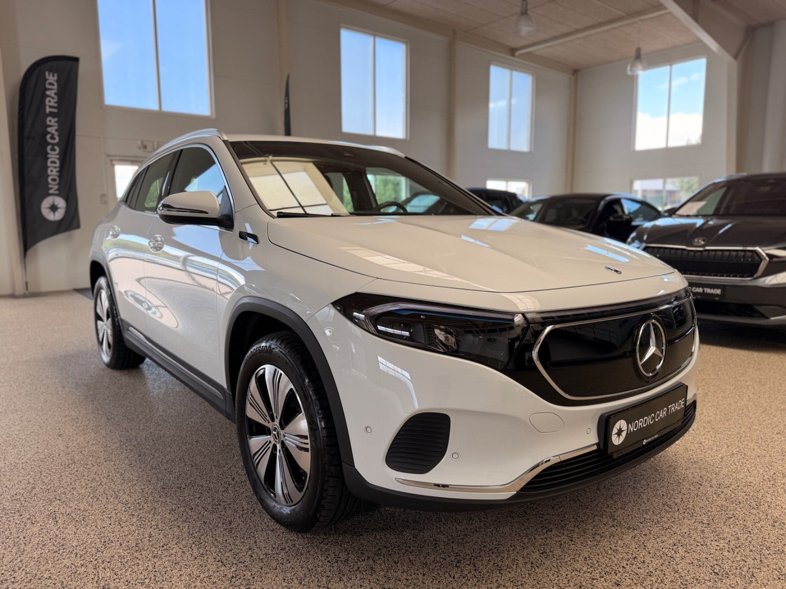 Hvid Mercedes EQA250 fra 2022