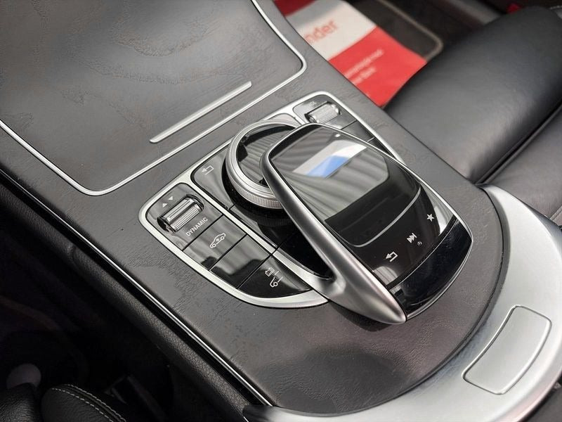 Grå Mercedes C350 e fra 2017
