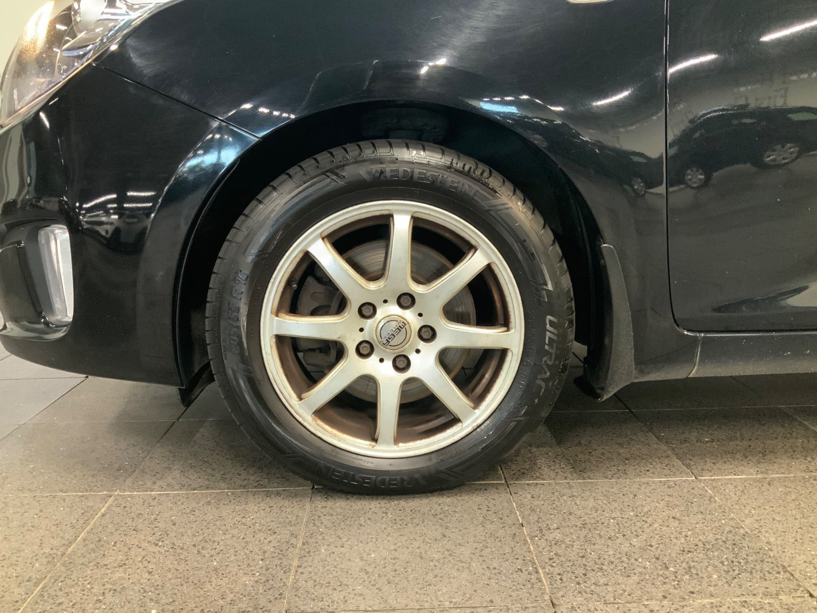 Sort Kia Carens fra 2014